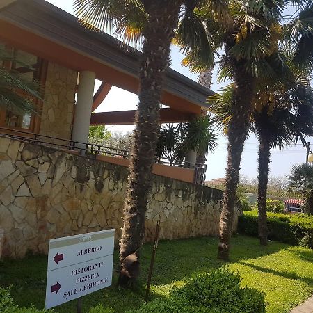 פונטקניאנו Agriturismo Terre Delle Monache מראה חיצוני תמונה