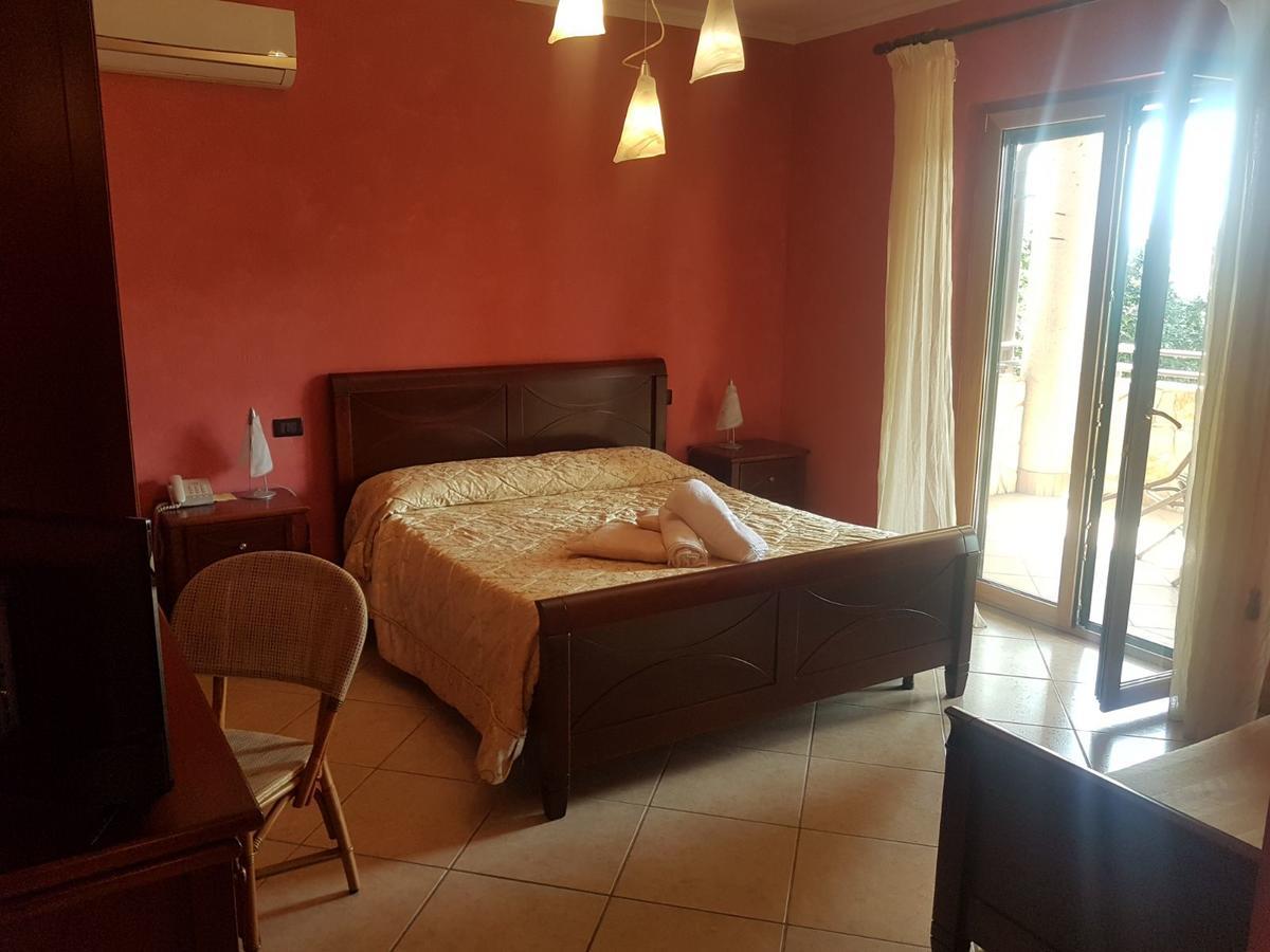 פונטקניאנו Agriturismo Terre Delle Monache מראה חיצוני תמונה