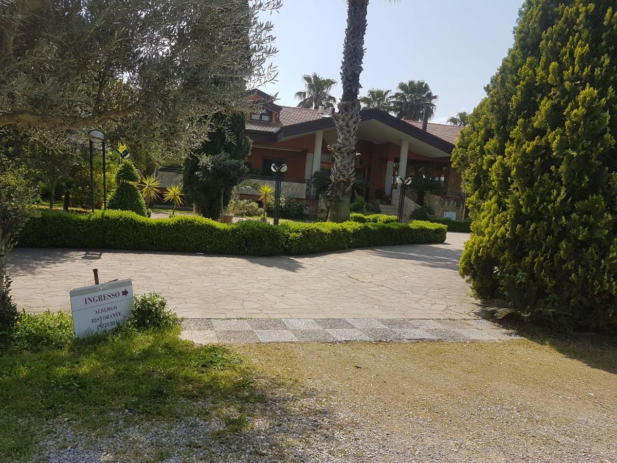 פונטקניאנו Agriturismo Terre Delle Monache מראה חיצוני תמונה